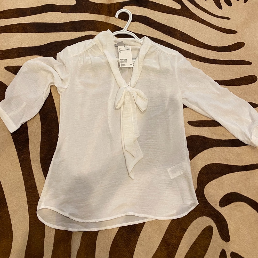 H&M Tie front blouse